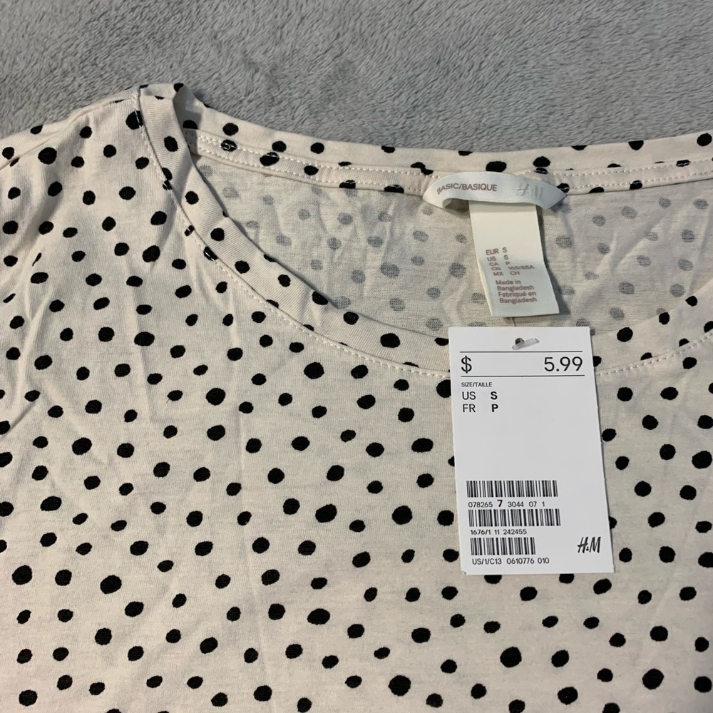 H&M Basic Womans Tee - Picture 2 of 2